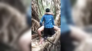 Deshi PublicPlace Hoty Girl Sex With Boyfriend In Jongole, Very Sexy Girl Public Place Sex