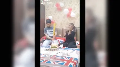 HInDI Girlfriend De Diya Bf Ko Birthday Gift - Ko Ko