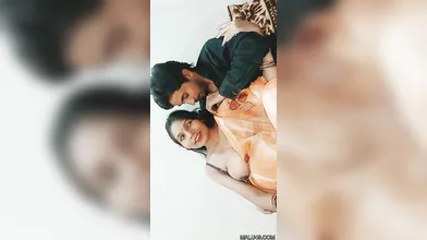 HInDI Desi Indian Cpl Ki Chudayi Or Blowjob