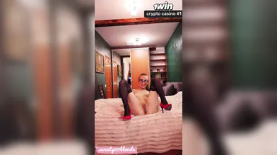 Wow, a solo vignette with a luxurious nymph draining and ample knob just got hot