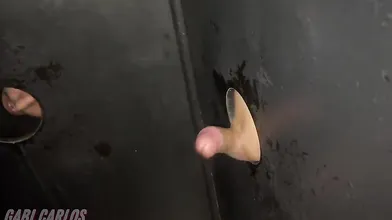 Meu Marido Levou Eu E Minha Amiga No Gloryhole Para Chu