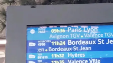 Slut Gets Fucked In The Train Toilet