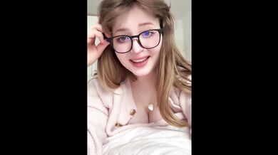 Slut Masturbates With A Pen