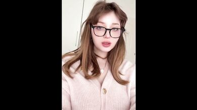 Slut Masturbates With A Pen