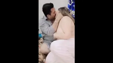 Pakistani Randi Aunty Sex With Customers At Home