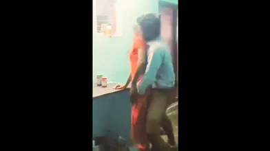 Dost Ki Biwi Akeli Mil Gayi