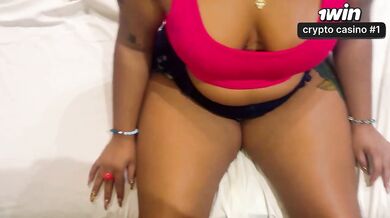 Dora Boqueteira está à procura de um pau e se divertiu muito - melhor pornô XXX!