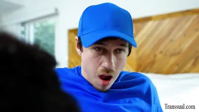 TS Stepmom fucks the big cock of delivery man