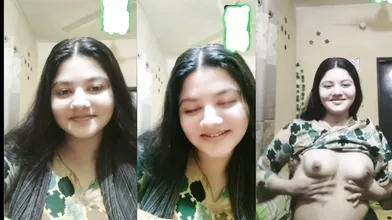 Sexy Desi Mall Shows Boobs | Viral MMS
