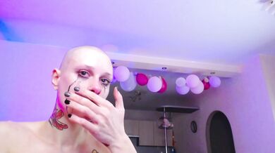 Teen Take Big Dildo On Deep Throat Webcam Show