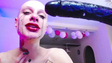 Teen Take Big Dildo On Deep Throat Webcam Show