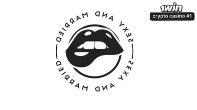 MILF usa um vibrador na mesa e engole a carga de esperma na boca no sexo caseiro