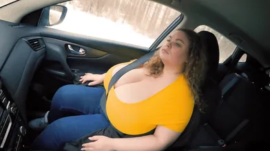 Conductor De Uber Jugando Con Monstruosas Tetas - Anna Katz