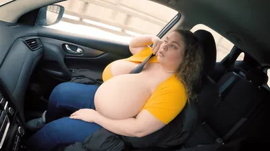 Conductor De Uber Jugando Con Monstruosas Tetas - Anna Katz