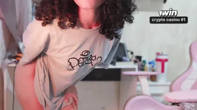 Nerdy nymph rocks the virtual JOI POV, proving she's not innocent with super-hot