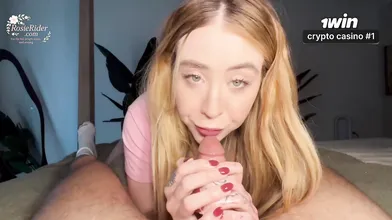 Stunning green-eyed step sis Rosie Rider sucks off morning wood, hottest XXX!