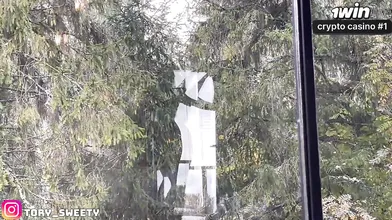 Sloppy deepthroat diminutive platinum-blonde deep throats hefty bone in tree hou