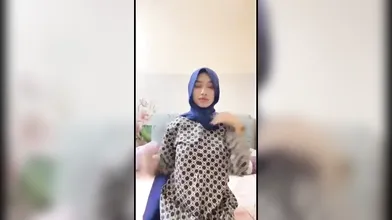 Cewek Hijab Tetek Gede Tayang Body