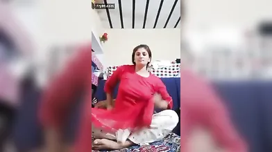 Desi Tall Girl Masturbating