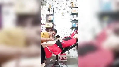 Desi Bhabhi In Beauty Parlour