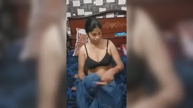 Desi Aunty With Bf
