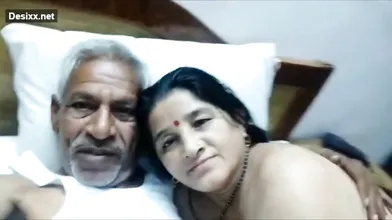 Desi Old Aunty In Hotel Hindi Audio