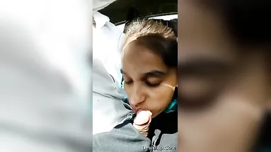 Desi Girl Bj In Moving Car