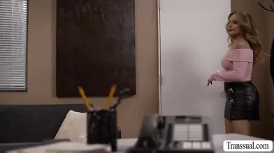 My Asian secretary wants me to fuck her pussy