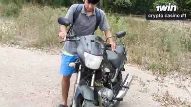 A stranger gives me a place to linger and boinks me indeed hard.