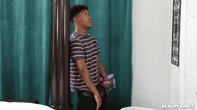 REALITY KINGS I Caught Stepbro Sniffing My Panties So I Sniff My Pussy With Him