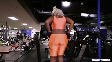 Curvy Black Chick Mimi Curvaceous Fucked In The Gym After Workout