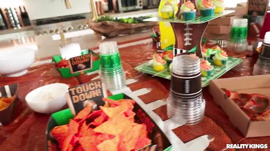 Game Day Bump And Run - Jasmine Sherni, Mazee The Goat