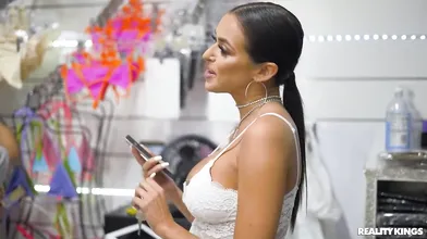 Gia Ohmy & Armani Black Going Lesbian After Seen Each Other Naked