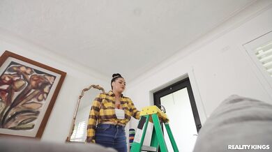 MILF Ashlyn Peaks Getting Banged By Step Son After Changing The Lightbulb