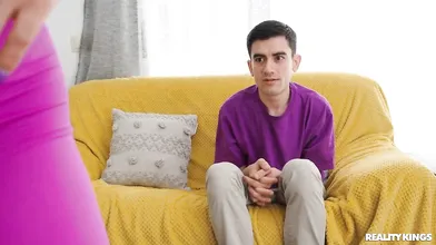 Influencer Sara Diamante Needs Create Hot Content