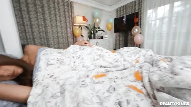 Satisfying Wake Up Sex With Luxury Girl