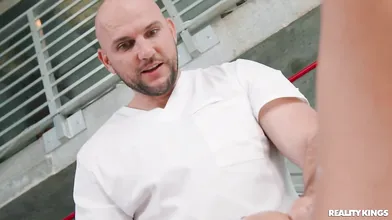 Ashlyn Peaks Shows Her AMAZING TITS For Her Masseur Jmac