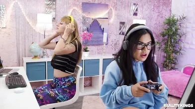 Gamer Girl Fucks Bestie's Boyfriend During Streaming! - Angel Youngs