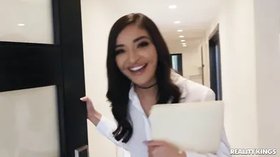 Realtor Emily Willis Gets Roughly Fucked By Potentional Buyer - Maria Fernanda
