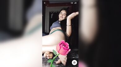 Beautiful Desi Chick Nude Show