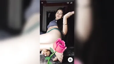 Beautiful Desi Chick Nude Show