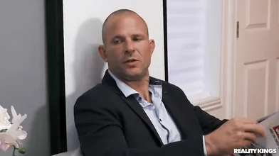 Sneaky Asain Masseuse Milks Businessman