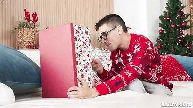 A Christmas Surprise From My BF's Roommate - Martina Smeraldi, Jordi El Nino Polla