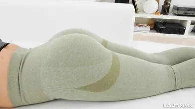 Kittina Clariette Can't Choose Between Video Games And Her BF's Massive Cock - Raul Costa