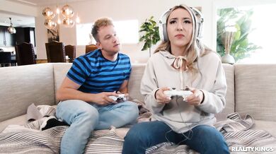 Gamer Girl Gets Cheated On With Angry Roomie! - Heather Honey - Van Wylde