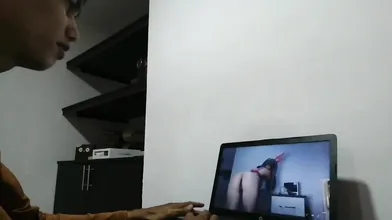 DesHIm IxeD I ASK MY NEIGHBOR THE COMPUTER FOR HELP BUT HE DISCOVER