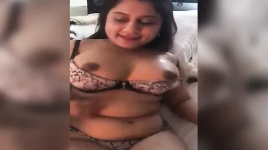 HInDIBH Beautiful GF Ne BF Ka Lund Chusa Aur Chehre Par Maal Liya