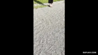 完全に「沼』。幼さ残るH真っ盛りな超敏感スレンダー娘(19)。止まらない潮吹き。ガチでイキまくる垂涎のチャラブ中出しSEX。その①