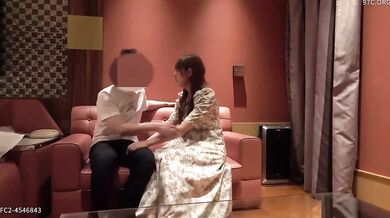 リンゴちゃん 20歳 現役アイドル。お顔・スタイル・感度、全てレベチの可愛さ。絶景のフェラ、天国の生中。