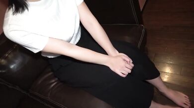 みなみ18歳 145CM低身長ロリ！純粋無垢でエッチなことに興味津々！ぶっとい生チ○ポに小さな身体をビクつかせて感じまくり！小柄なロリっ子を好き放題ハメまくり！生まれて初めての生ハメ中出し！